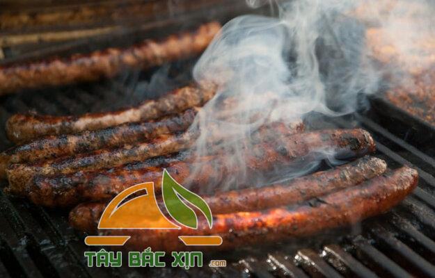 Lạp xưởng nướng