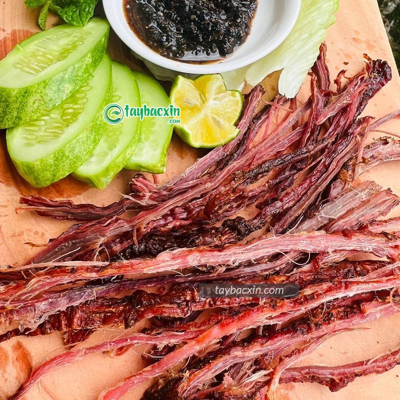 Giá thành & nơi mua thịt lợn gác bếp tại Quảng Ninh
