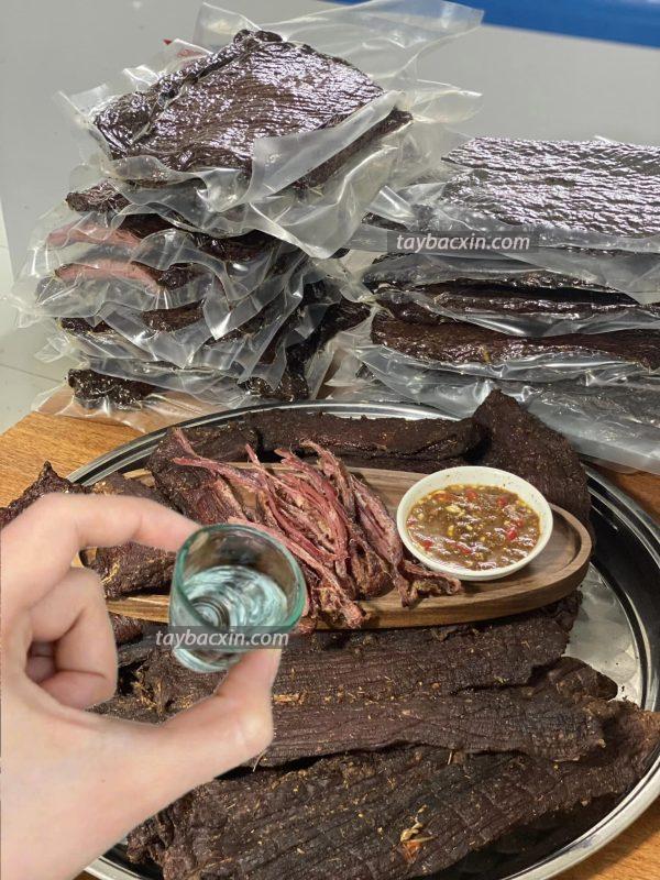 Tại Sao Tây Bắc Trở Thành “Cái Nôi” Của Thịt Trâu Gác Bếp?