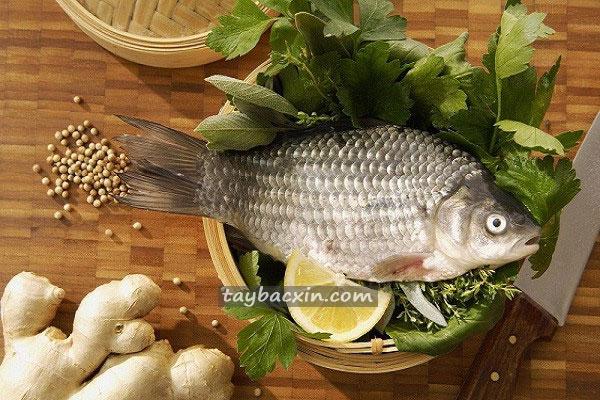 Dùng gừng và rượu trắng