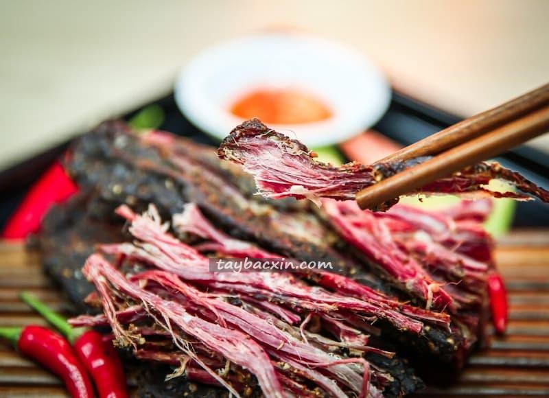 Vì sao thịt bò gác bếp tại Hà Nội ngày càng được ưa chuộng?